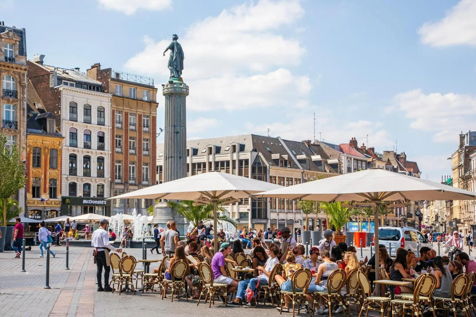 Spacious Apartment With Parking And Balcony! Lille