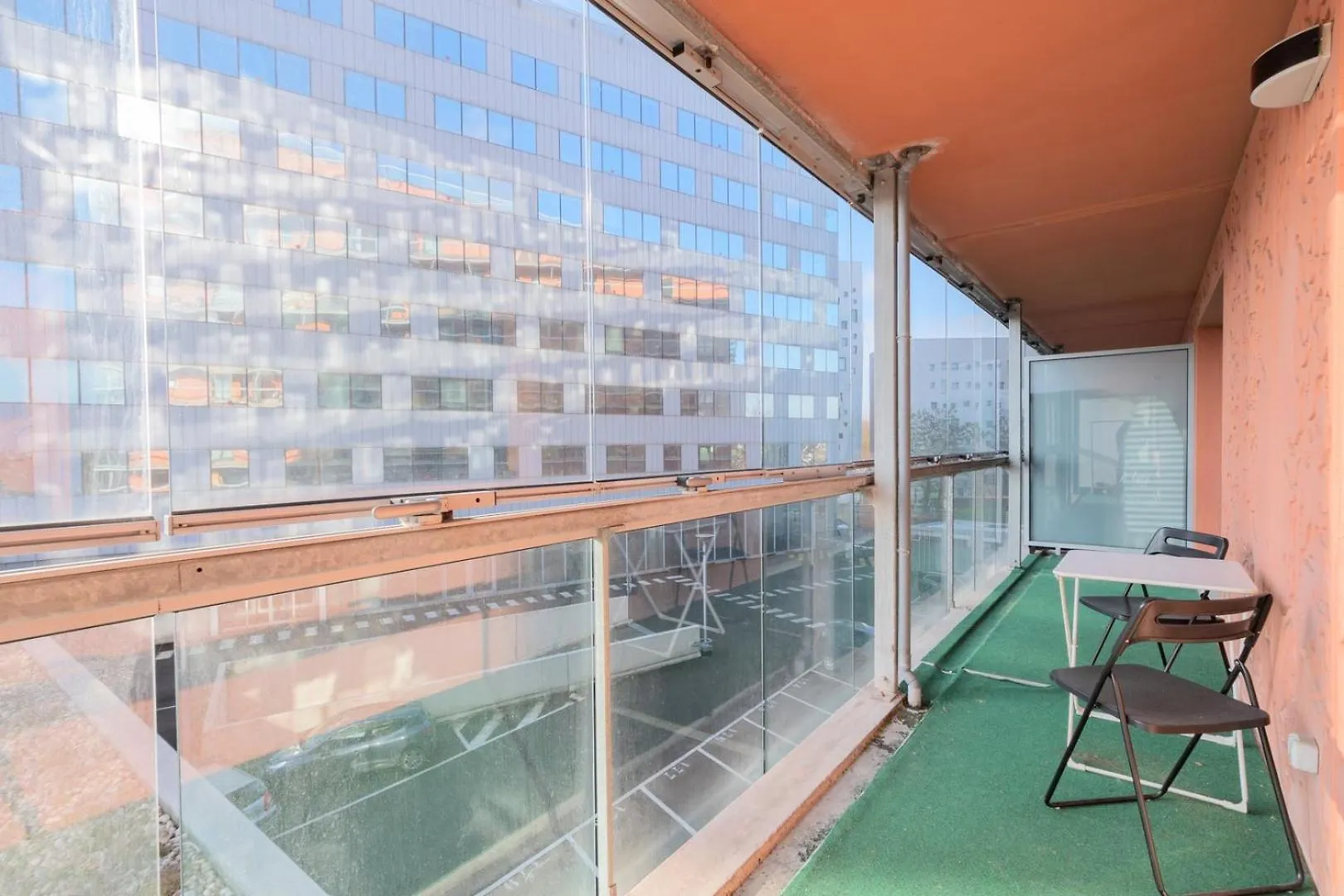 Spacious Apartment With Parking And Balcony! Rijsel